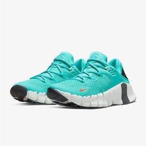New Women’s Nike Metcon 4, size 6